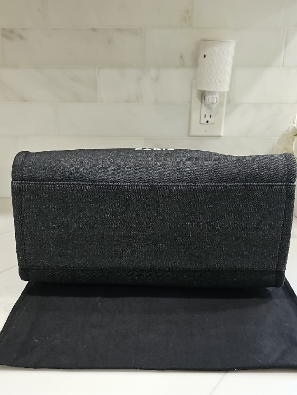 Cc Fashion Tote - Picture 4 of 10